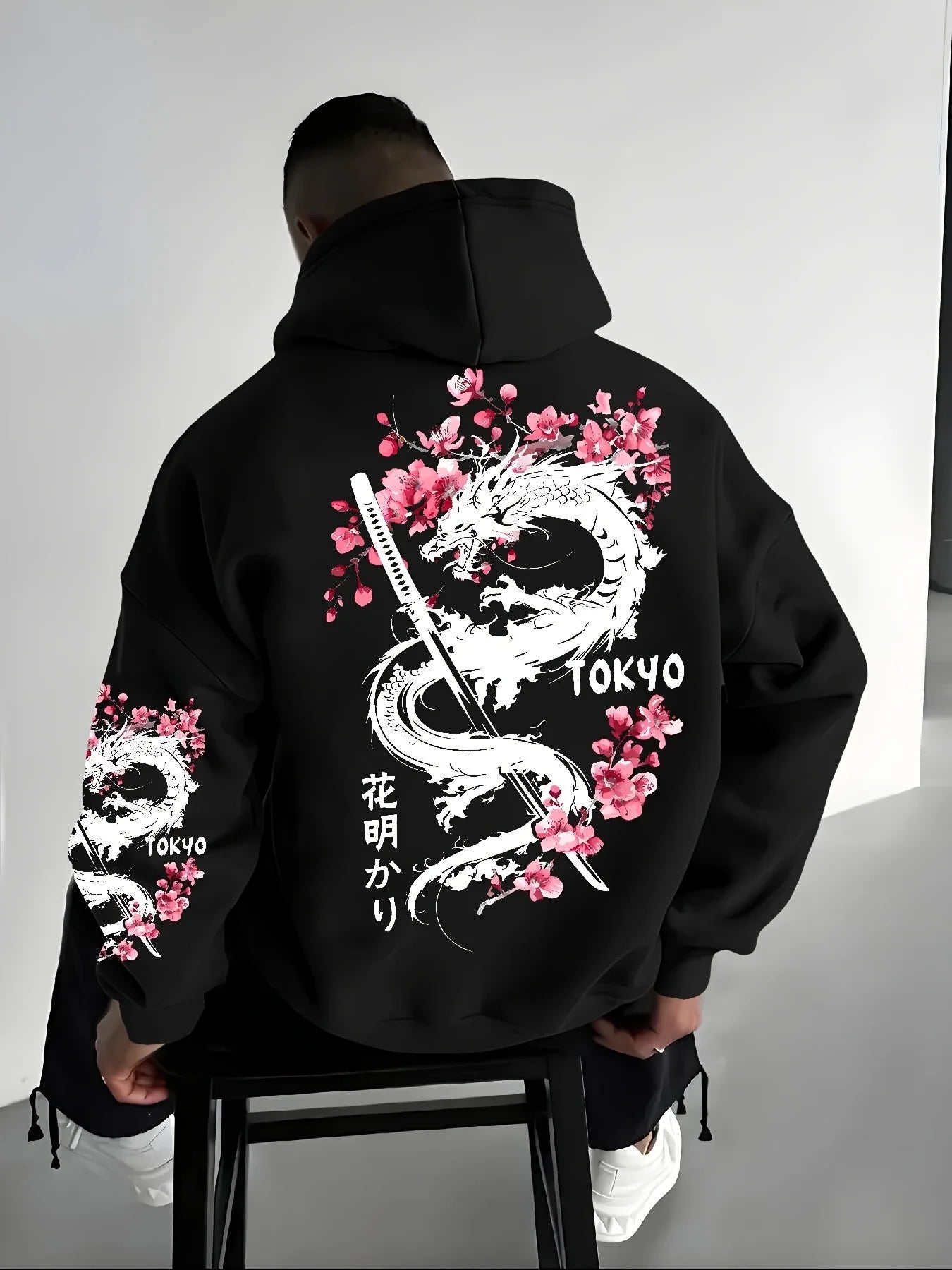 Men's anime-style dragon-patterned cherry blossom print hooded pullover for winter warmth, loose and casual style